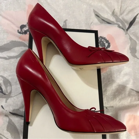 Gucci Nappa Charlotte Bow High Heel Pumps
